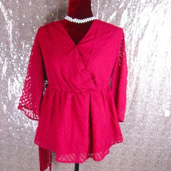 NWT BloomChic wrap top - Picture 3 of 9